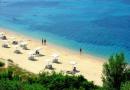 Kallithea në Rodos: pamje e bukur, plazh i shkëlqyeshëm